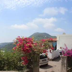 https://villetta-indipendente-isola-di-lipari-panoramica.sicilyhotelsitaly.net
